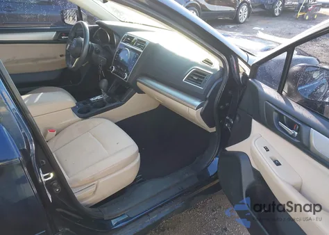 2018 Subaru Outback 2.5I Premium из США, поврежденный, VIN 4S4BSACC1J3324178